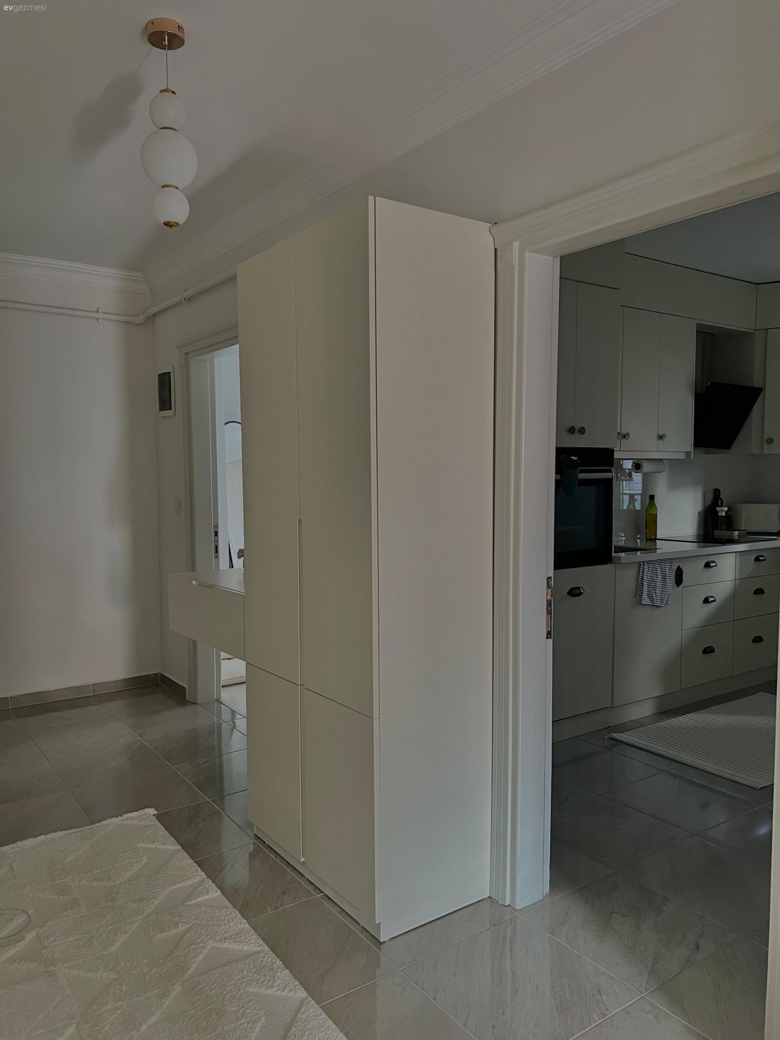 Bu Yalova Evi Dar Alanları Verimli Değerlendirmeye Öncelik Vermiş