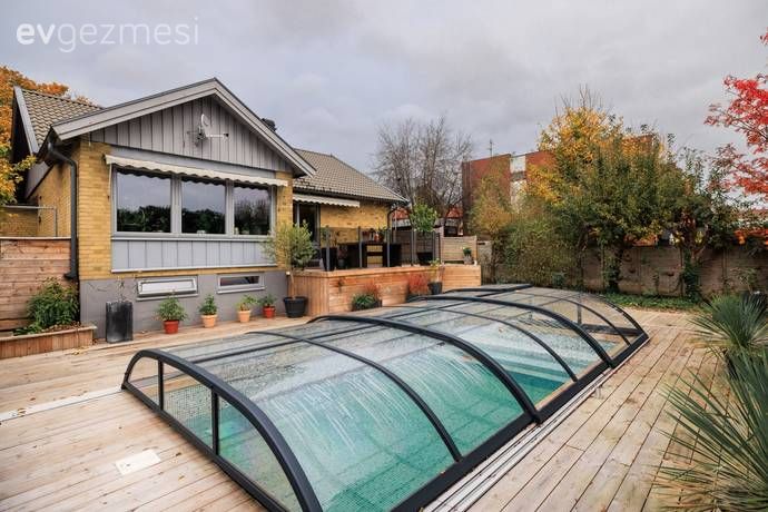 Sürgü Tavanlı Havuzu Olan 101 M2'lik Modern Müstakil Ev