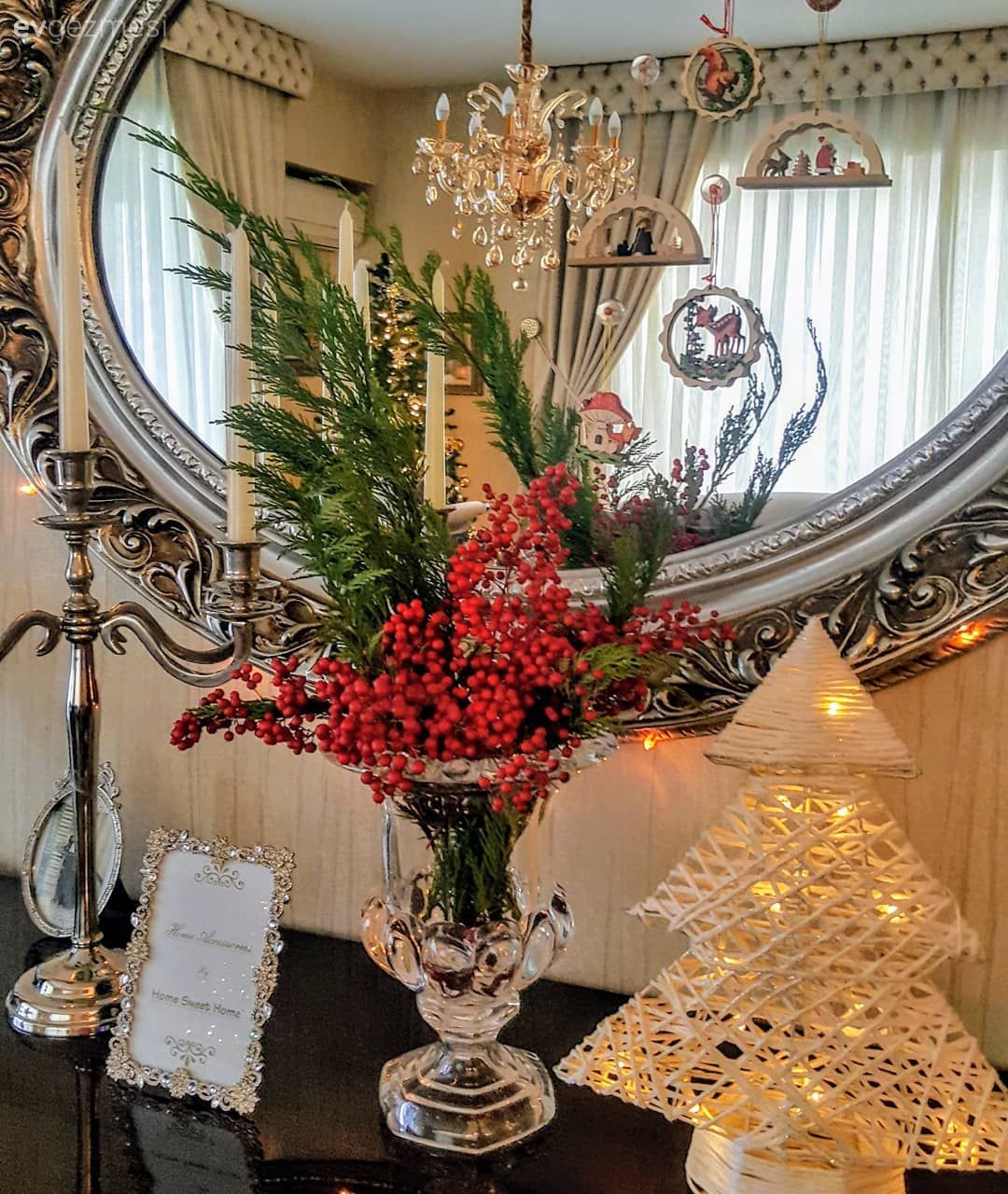 Berjer, Altın, Kahverengi, Yuvarlak ayna, Dekoratif ayna, Şamdan, Ev Aksesuar, Mumluk, Klasik, Kırlent, Ev tekstili, Vazo, Çiçekler