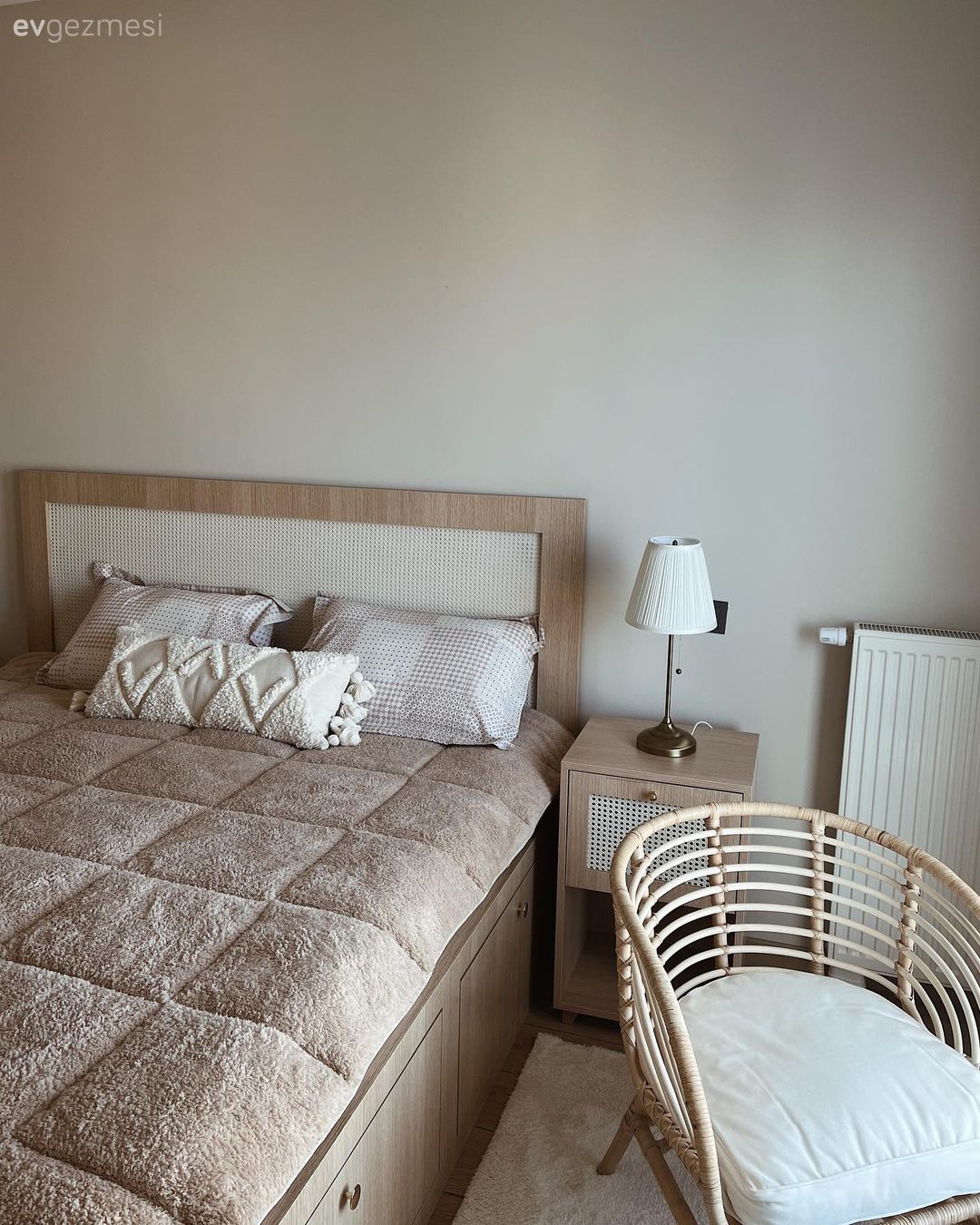 Yatak Odası, Krem, Beyaz, Hasır sandalye, Komodin