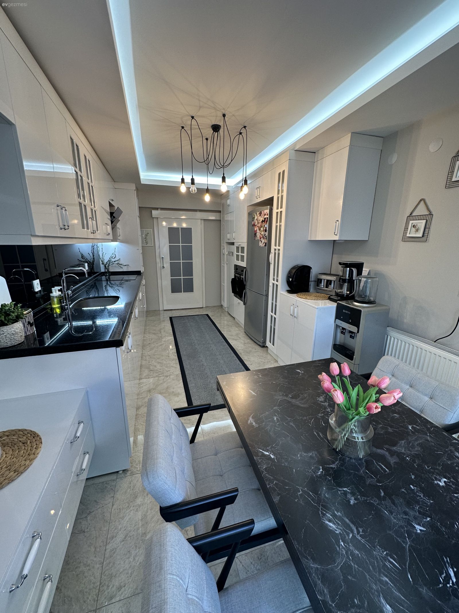 Bu Ankara Evinde Her Köşesi Akıllıca Değerlendirilmiş Bir Mutfak Var!