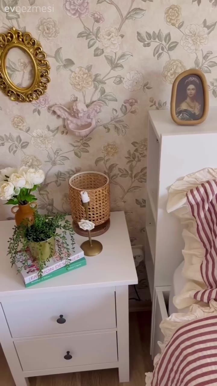 Öncesi&Sonrası: Desenli Duvar Kağıdı Dekora Çiçek Açtırmış!