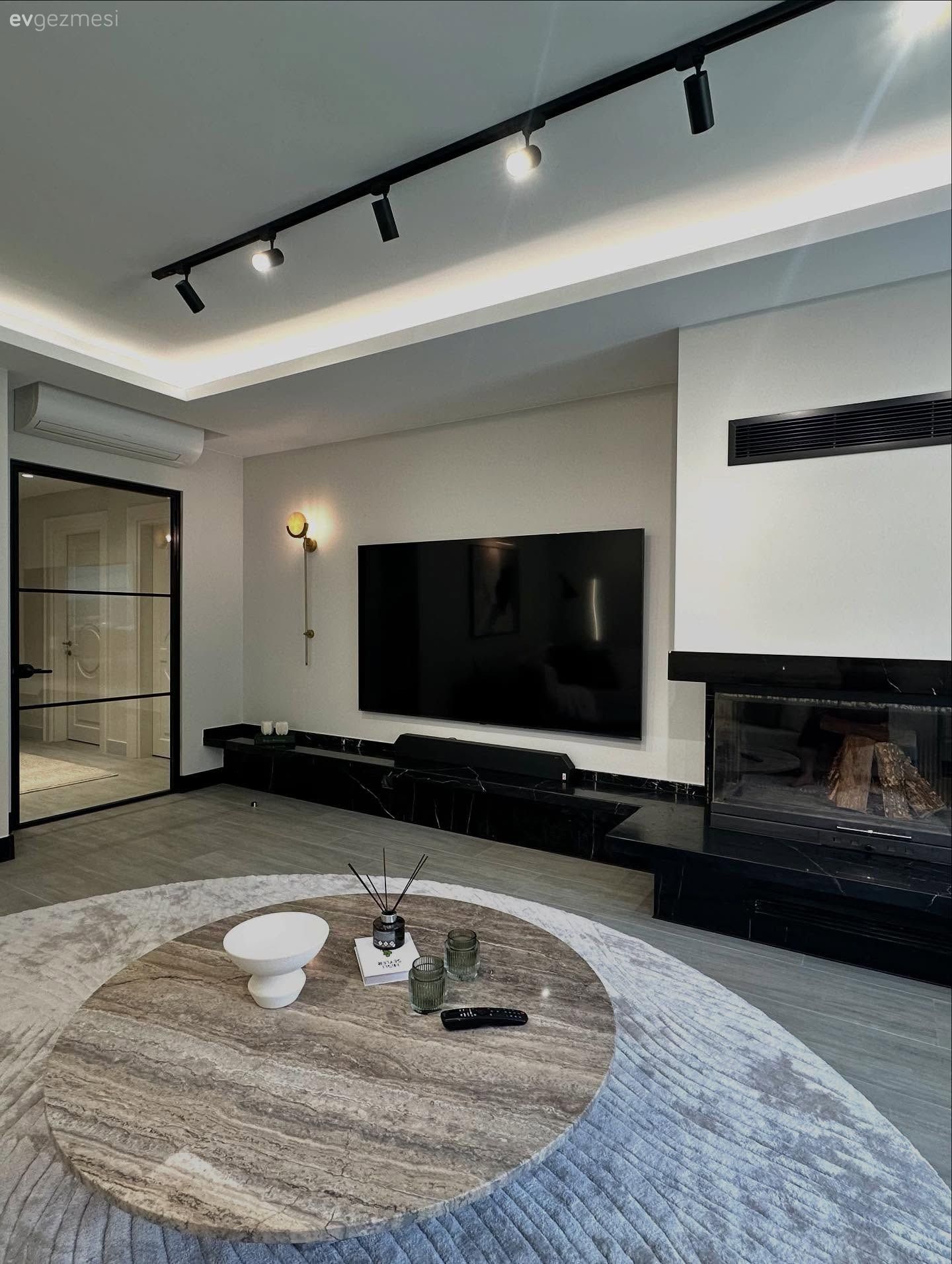 Modern Bileşenler Bu Evin Şıklık Formülünü Oluşturmuş