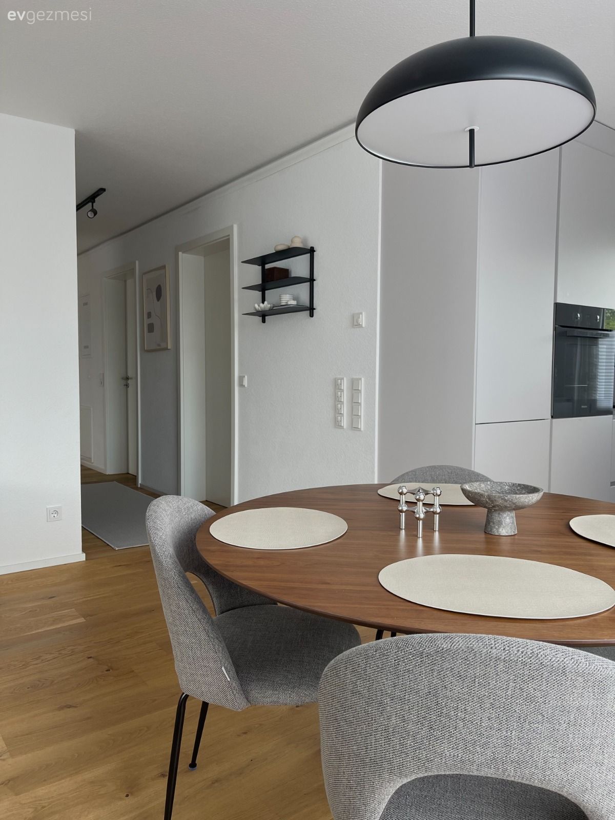 Modern mutfak, Mutfak, Beyaz, Bej, Gri, Mutfak masası, Sandalye, Mutfak Avize Modelleri, Siyah