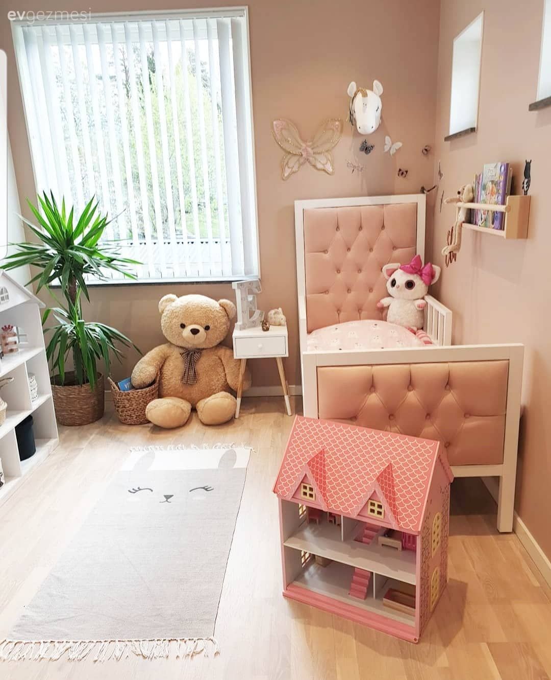 Bostanından Oyun Evine Kadar Her Şeyi Düşünülmüş Bir Villa