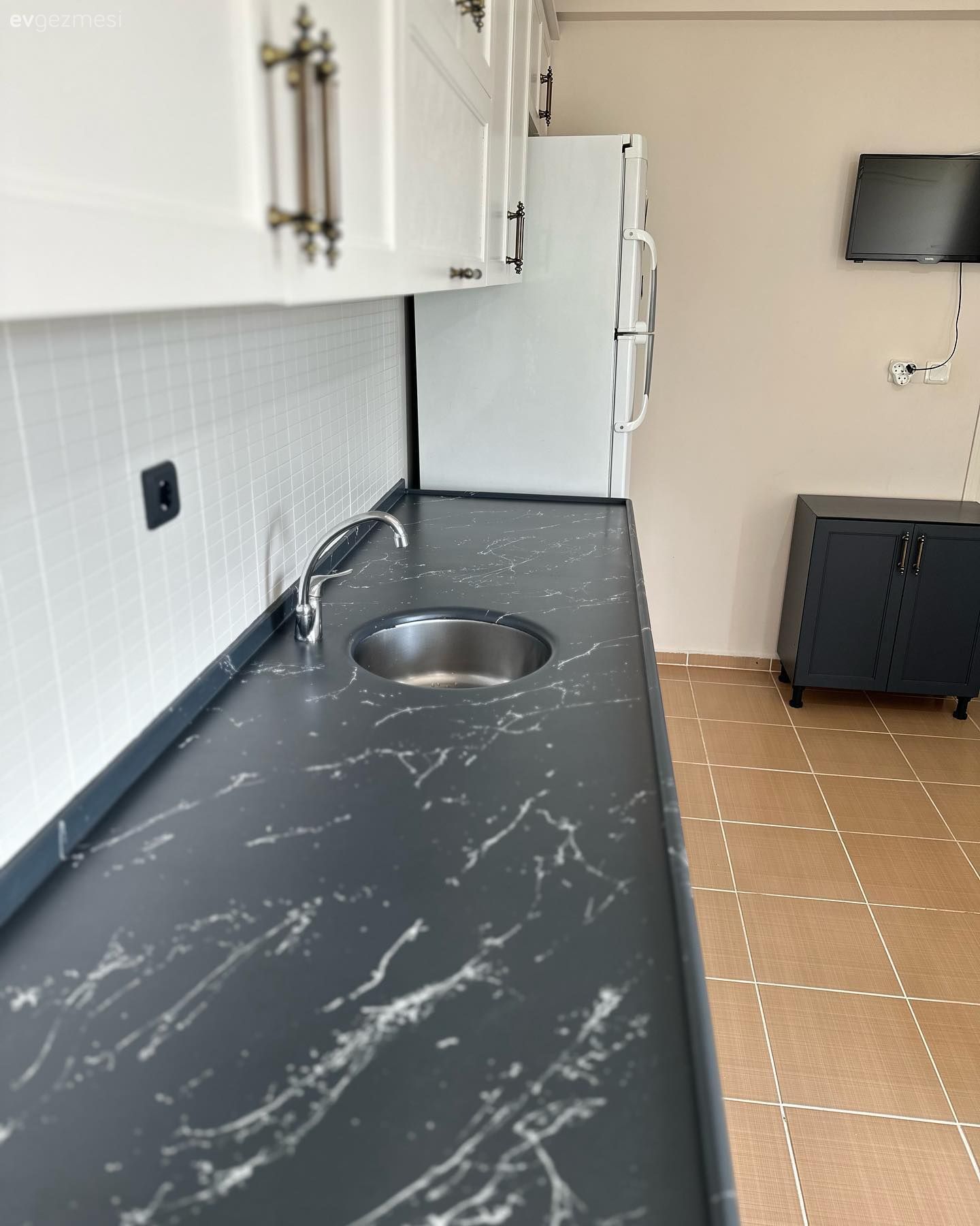 Öncesi&Sonrası: Bilindik Kahve-Krem Mutfak Sonrasında Daha Modern!