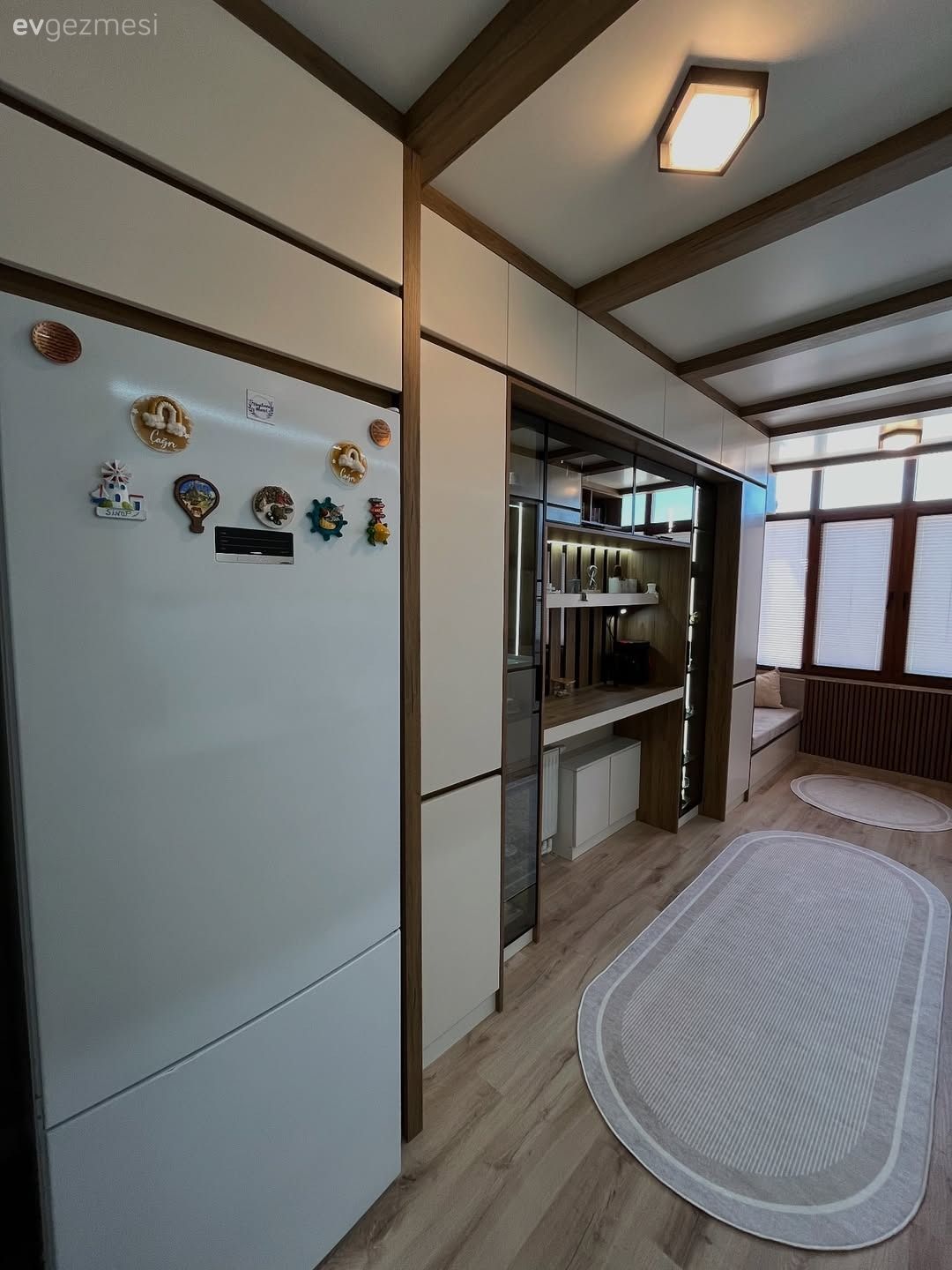 Bu Toki Mutfağı Duvardan Duvara Tasarımlarla Şekillenmiş