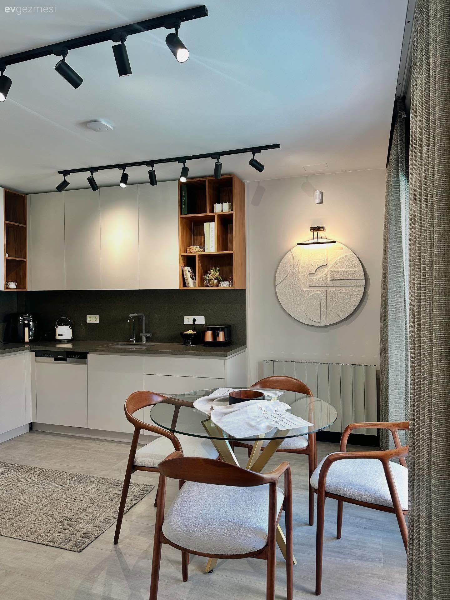 Modern Bileşenler Bu Evin Şıklık Formülünü Oluşturmuş