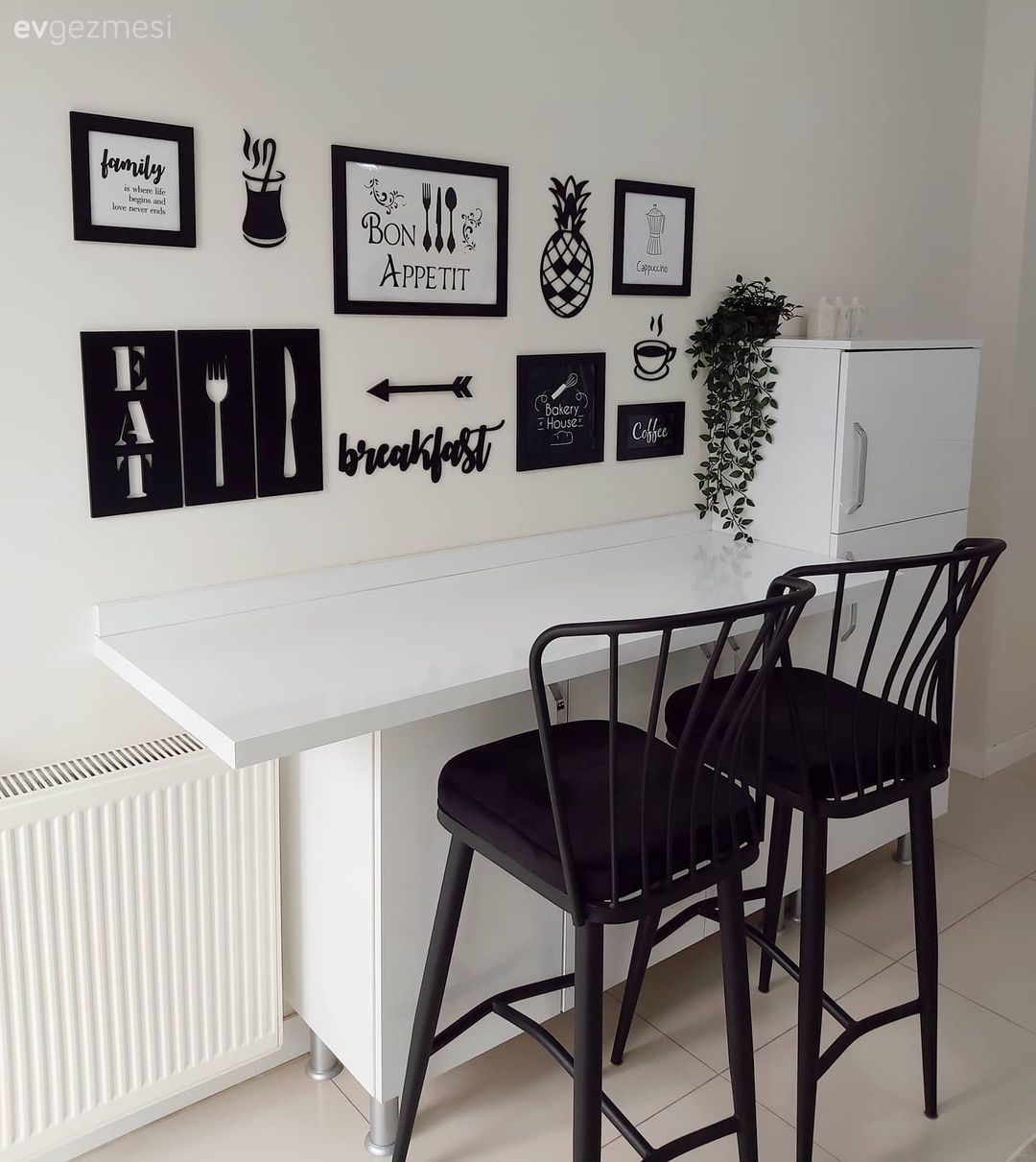 Mutfak masası, Sandalye, Mutfak duvar dekorasyonu, Çerçeve, Beyaz, Siyah