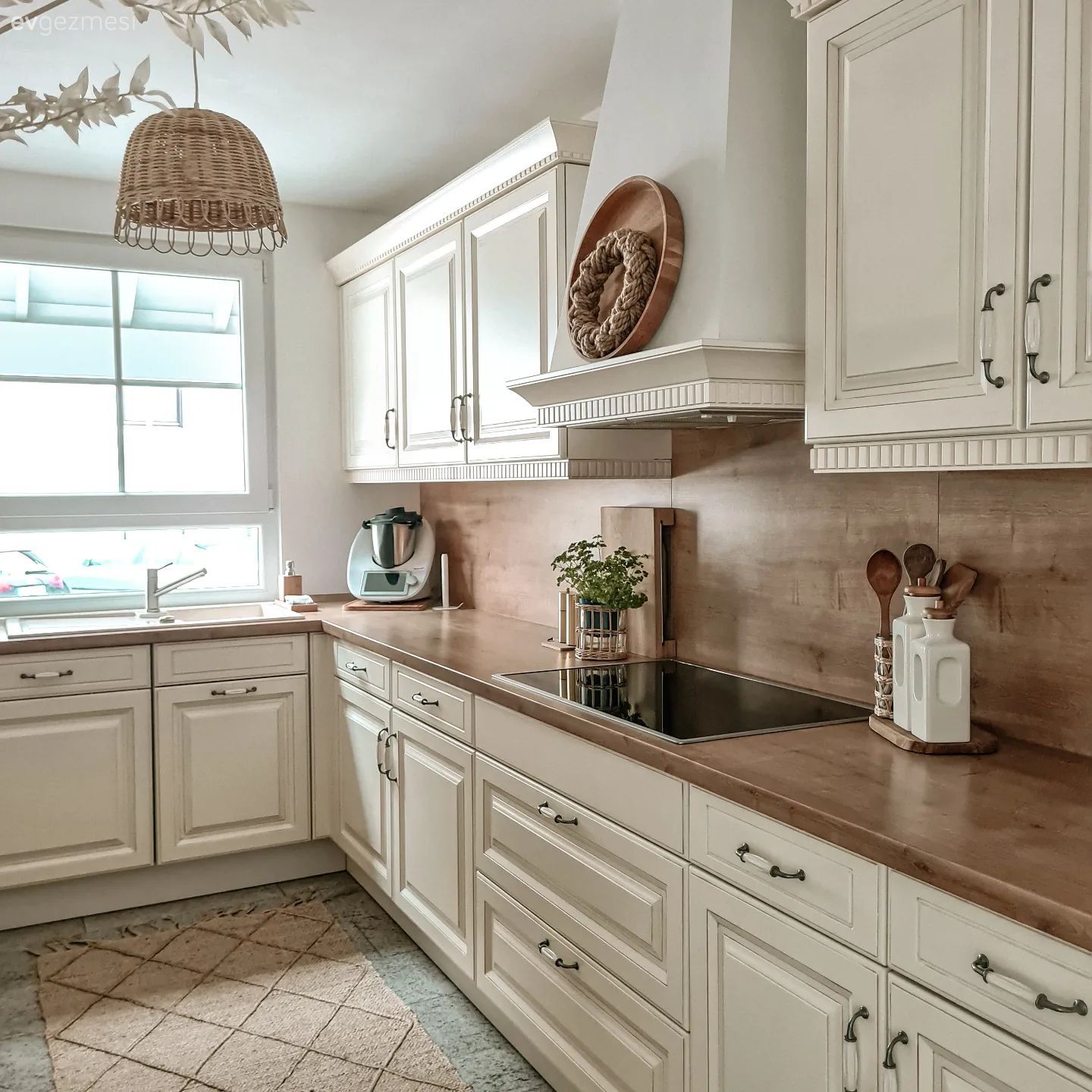 İskandinav Ruhlu Bu Evde Doğal Materyaller Tüm Alanı Sarmış