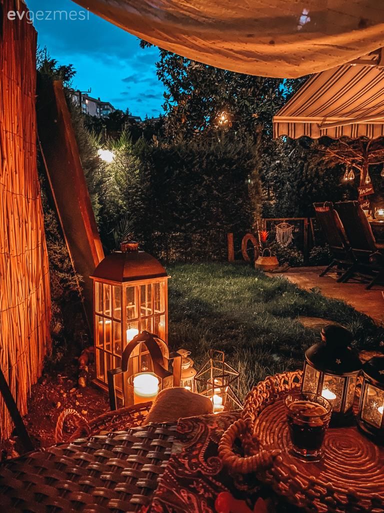 Bahçe, Bahçe oturma grubu, Fener, Ev Aksesuar, Boy aynası, Ayna, Kırlent, Ev tekstili, Peyzaj