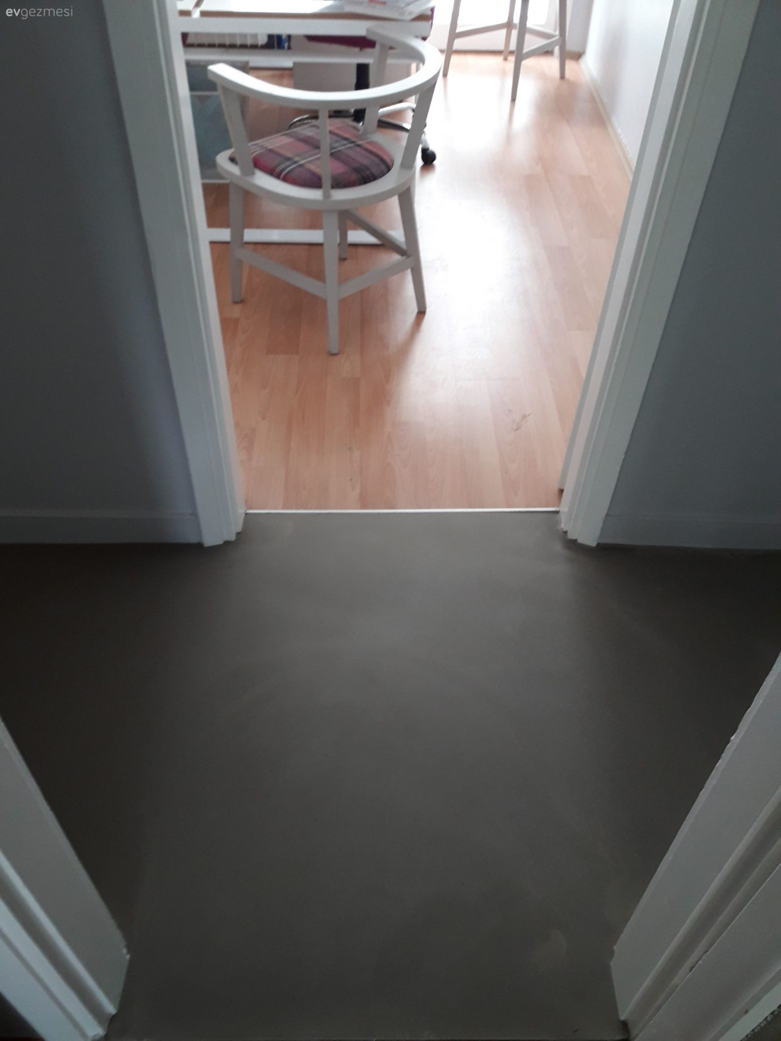 Beton Ama Tam da Değil: Dekorasyonun Modern Çocuğu Mikro Beton