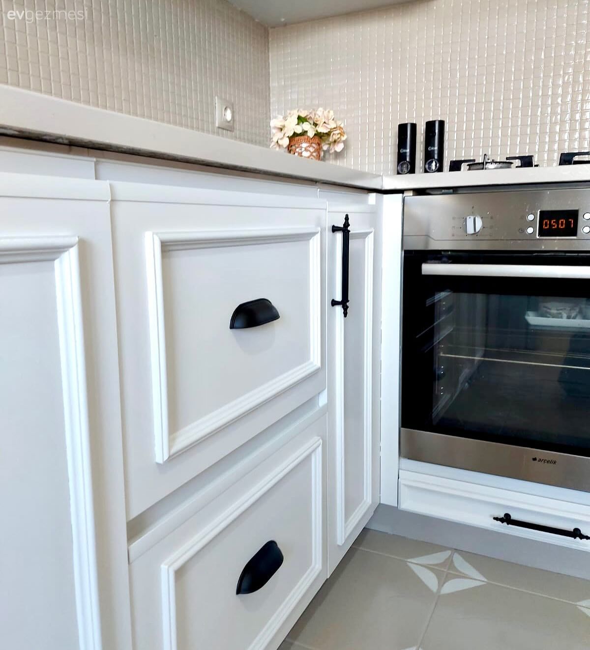 Çıta Üstüne Boya Gelince Dolaplar Başka Hâle Gelmiş