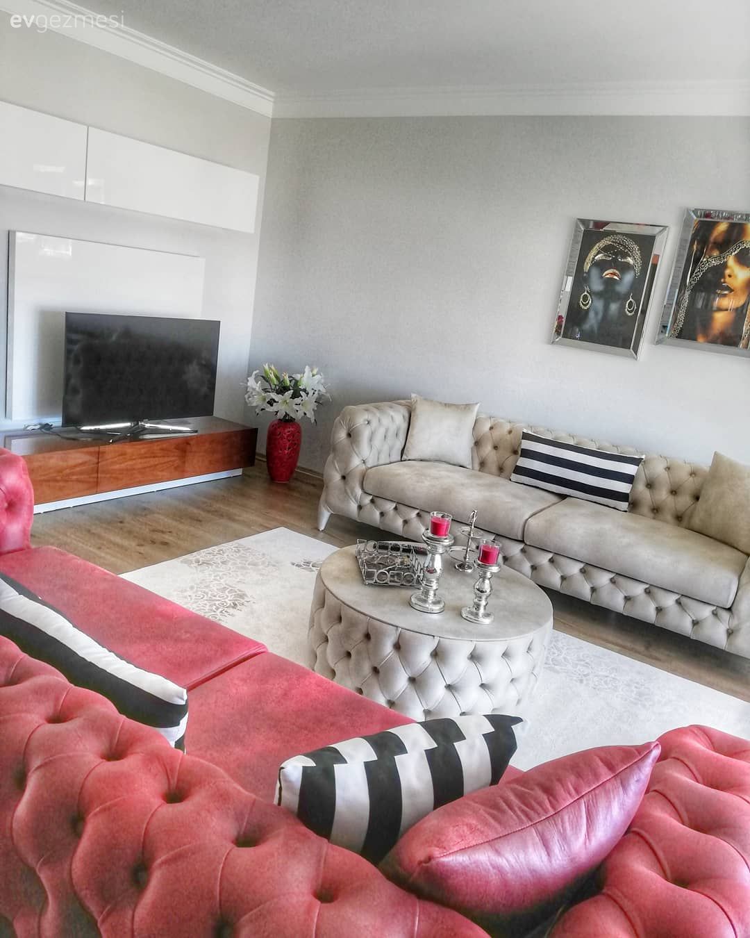 Bu Ev Klasik Stili ve Güçlü Renkleriyle Çok Şık