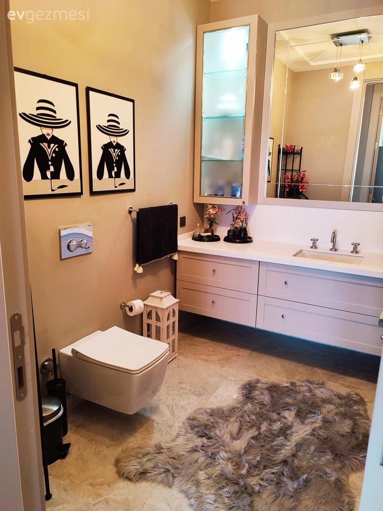 Banyo, Modern banyo, Beyaz, Krem, Banyo aynası, Banyo dolabı, Banyo aksesuarları, Banyo paspası