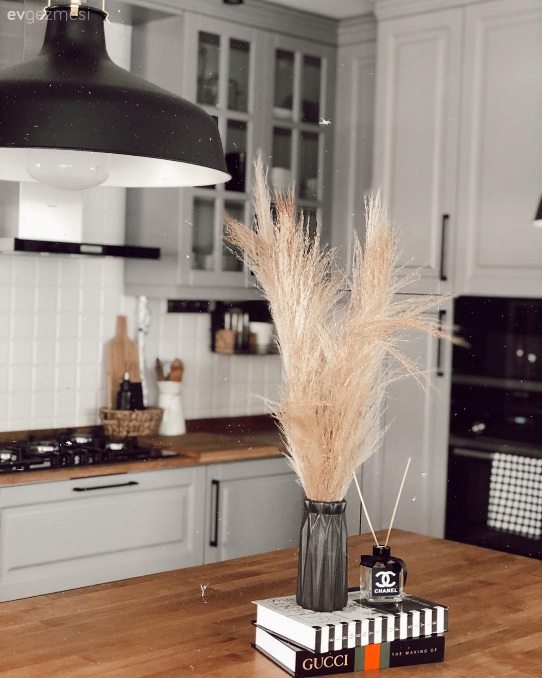 Bu Yalova Evinde Farklı Tarzların Kontrastı Dekora Zenginlik Katmış