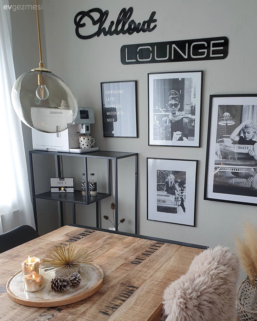 Mutfak masası, Ahşap masa, Sandalye, Eames sandalye, Tablo, Duvar dekorasyonu, Mutfak duvar dekorasyonu, Kahve köşesi, Vazo, Ev Aksesuar, Pampas otu, Sarkıt, Aydınlatma