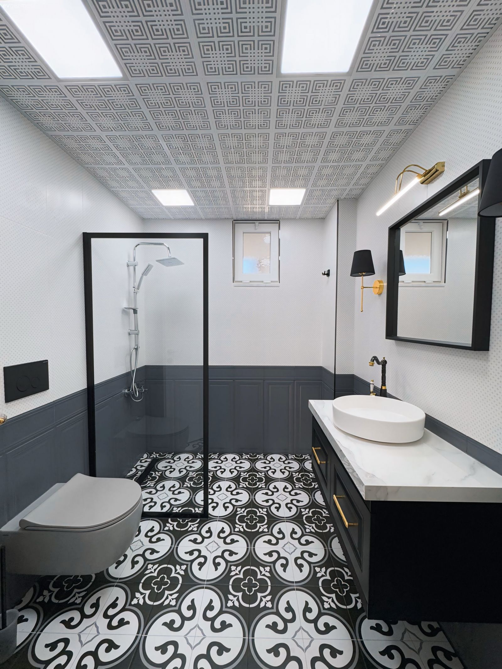 Bu Evdeki Misafir Banyosu Pek Bir Gösterişli