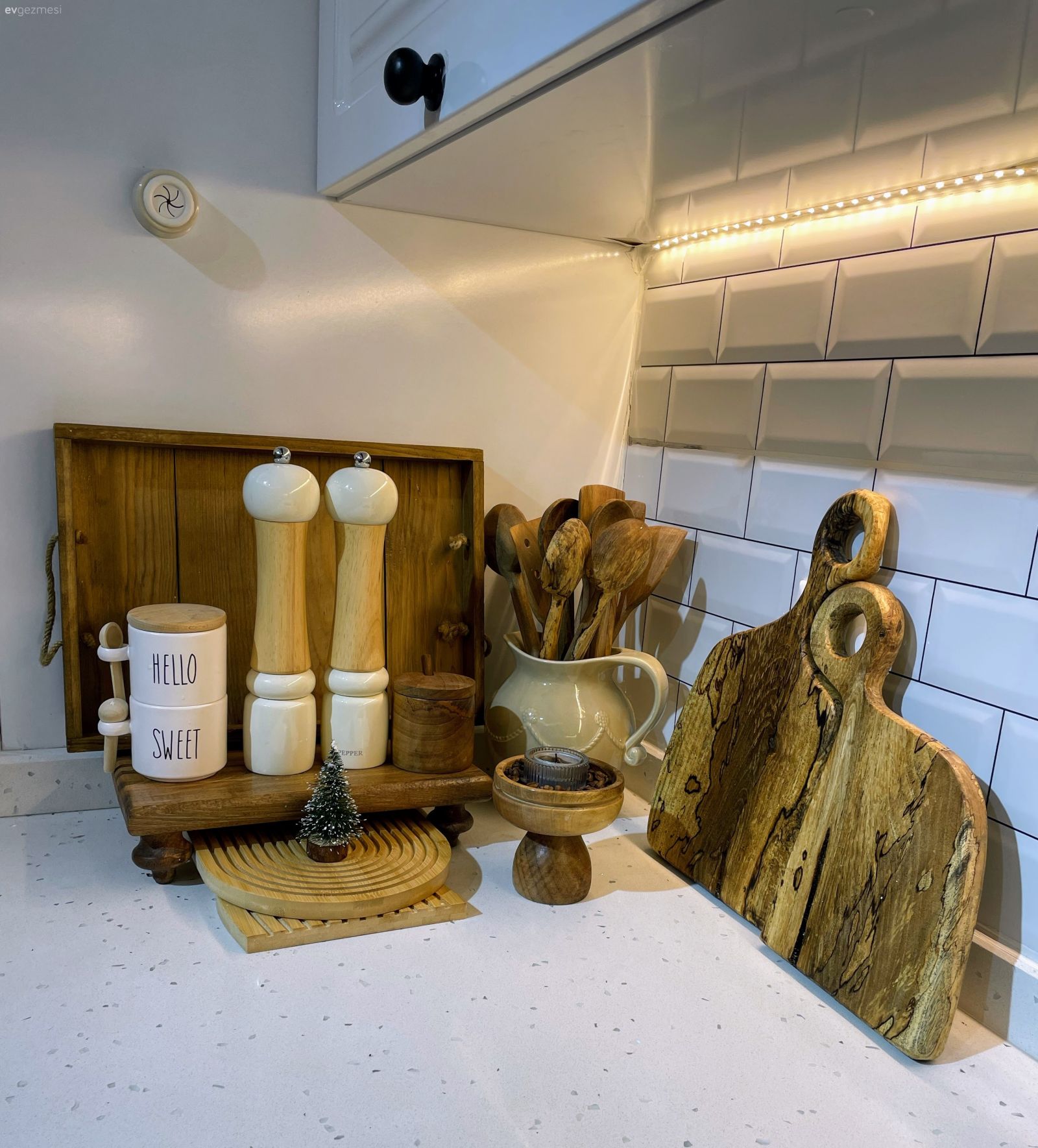 Teddy Sandalyeler Bu Mutfağa Daha Çok Uyum Sağlamış