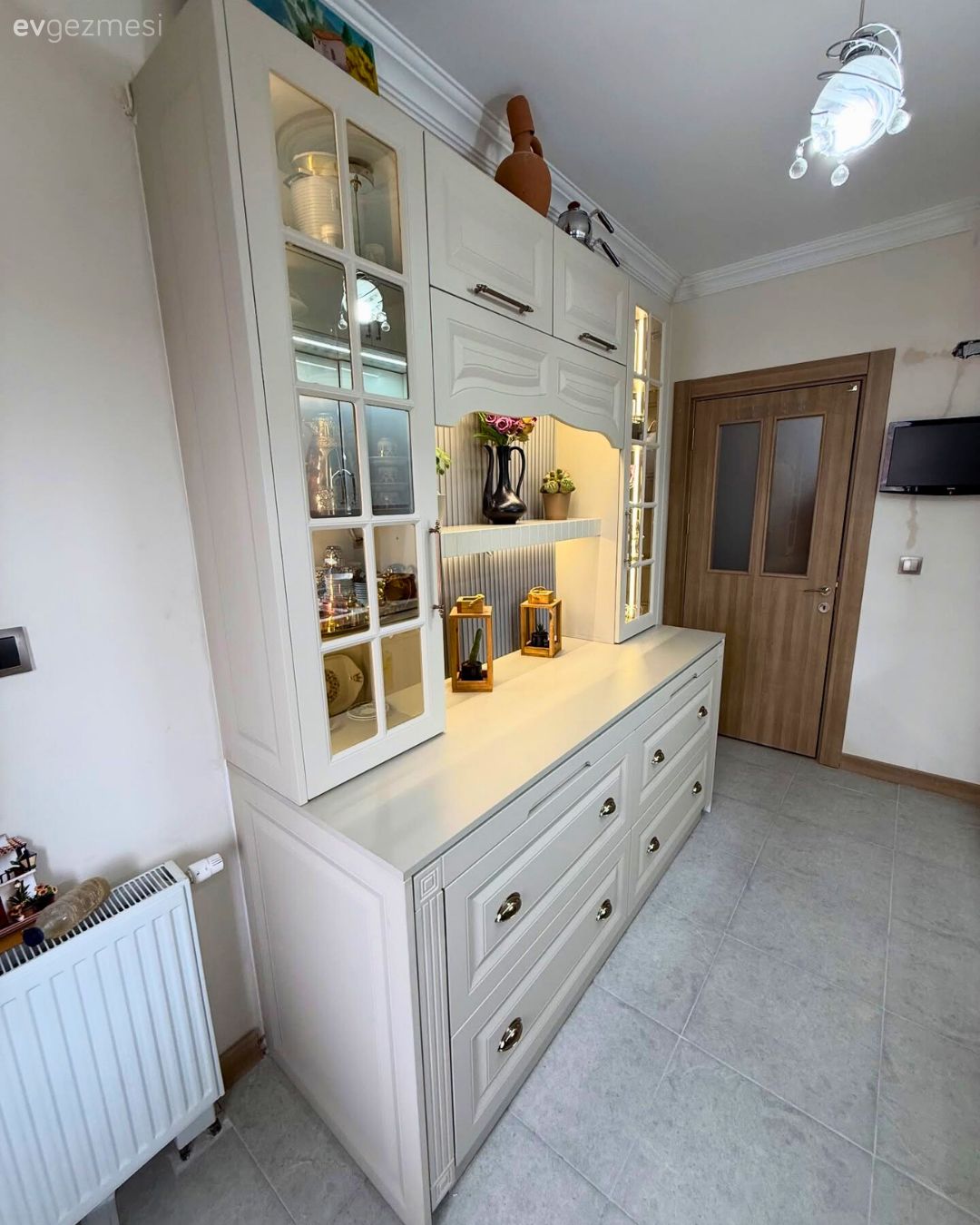 Mutfak, Kahve köşesi, Beyaz, Krem, Bej, Mutfak aksesuarları, Cam kapaklı dolap, Shaker kapaklı dolaplar