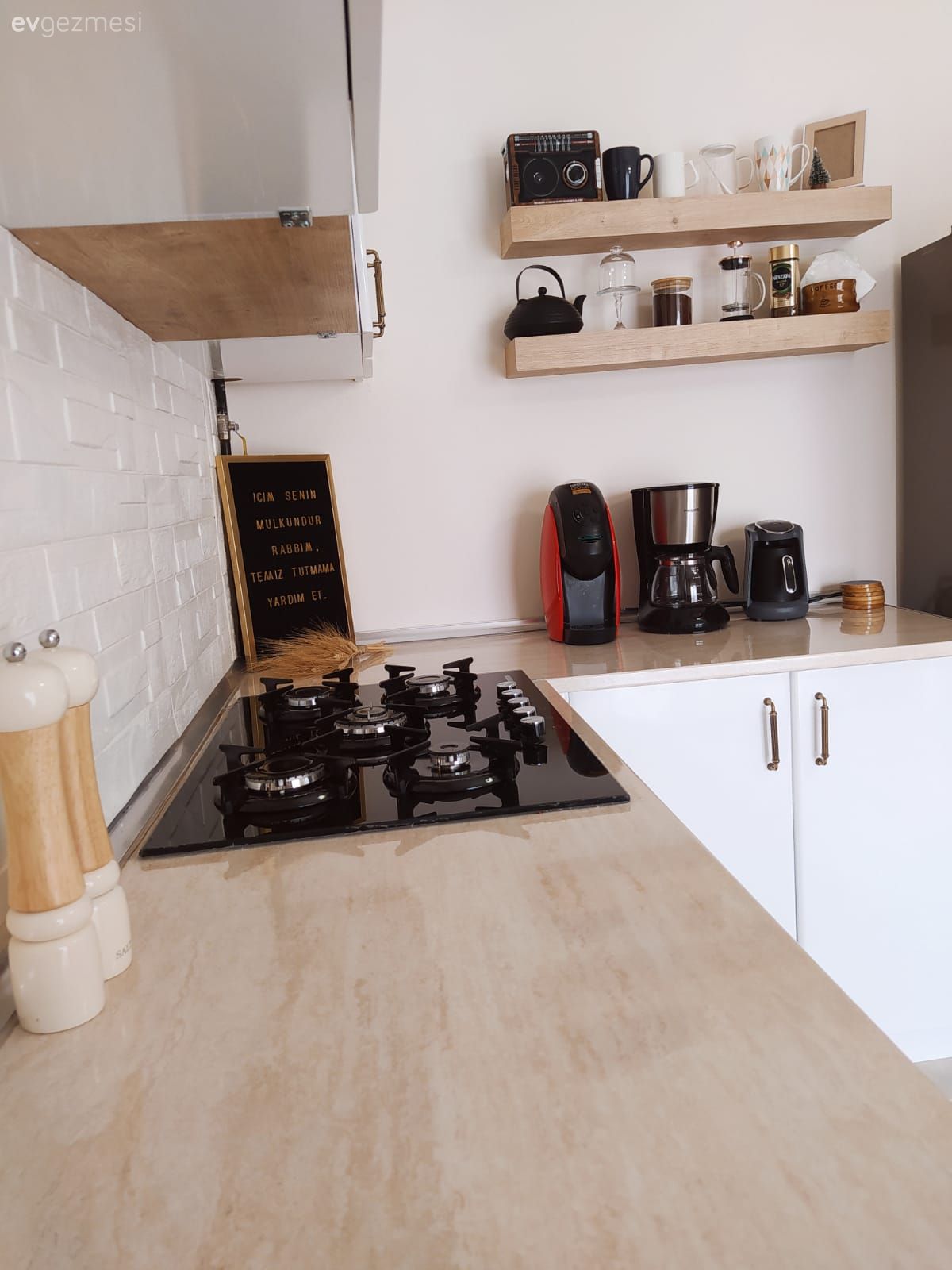 Mutfak, Beyaz mutfak, Mutfak tezgahı, Mutfak tezgah arası, Tezgah arası seramik, Mutfak Avize Modelleri, Mutfak aksesuarları