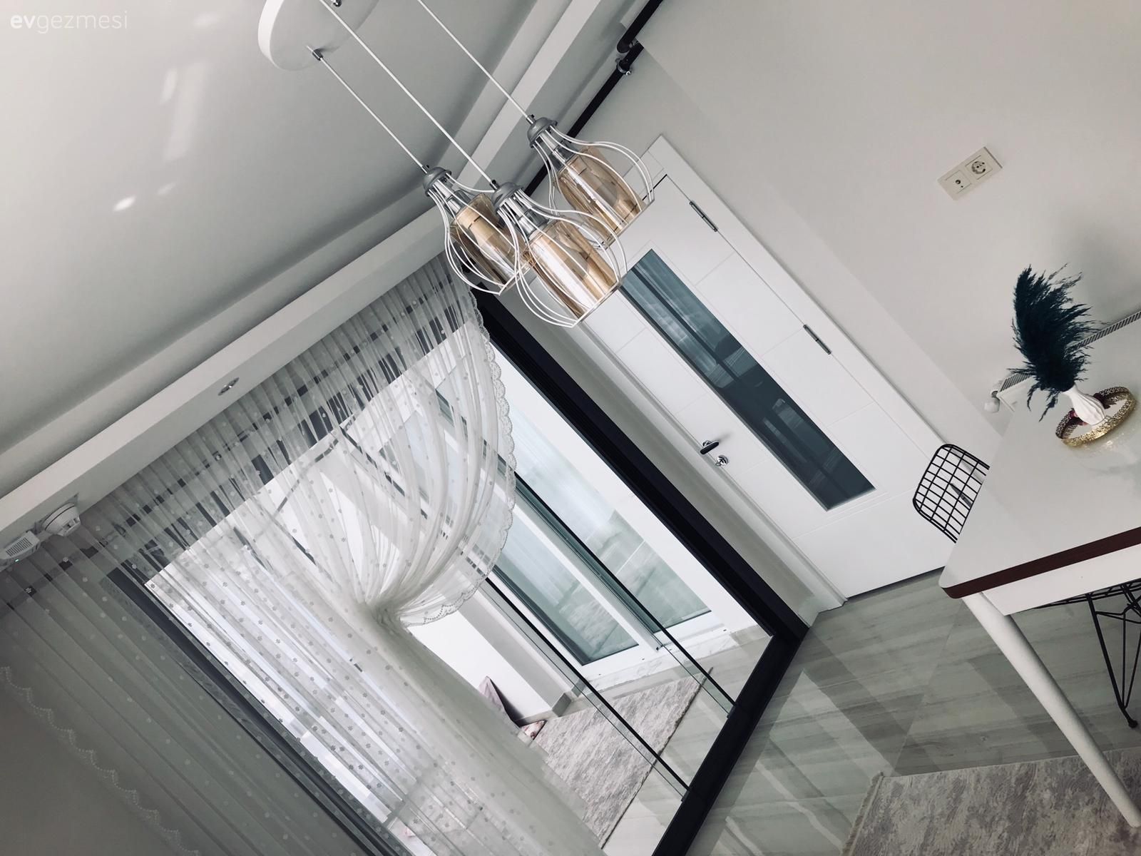 Mutfak, Beyaz, Siyah, Mutfak tezgahı, Mutfak tezgah arası, Mutfak halısı, Mutfak masası, Sandalye, Mutfak Avize Modelleri, Ankastre, Tül perde, Perde, Mutfak perdesi