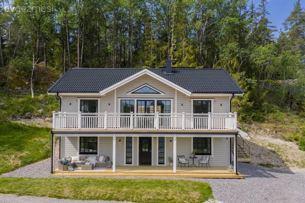 183 M2'lik Balkonlu Bu Evin Arka Cephesinde İskele Veranda Var