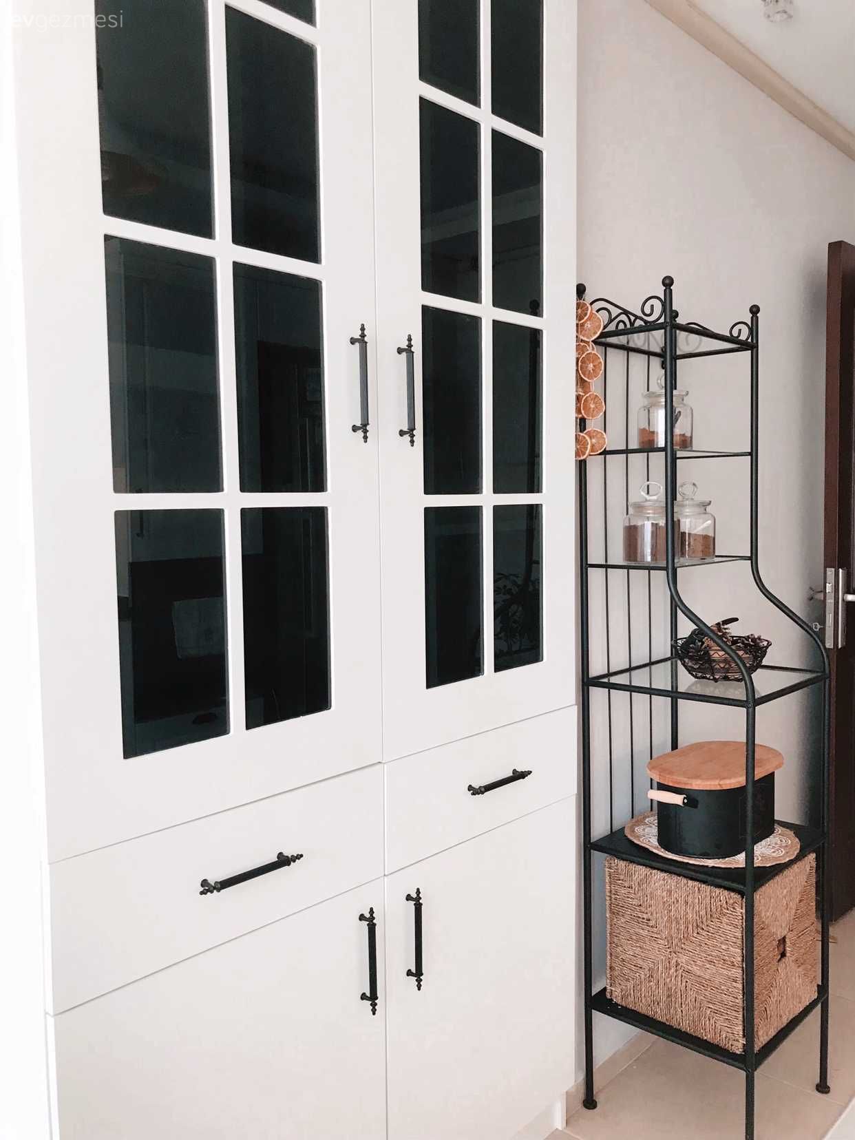 Beyaz, Mutfak aksesuarları, Mutfak, Siyah tezgah, Mutfak tezgahı, Mutfak rafı, Hasır sepet, Siyah