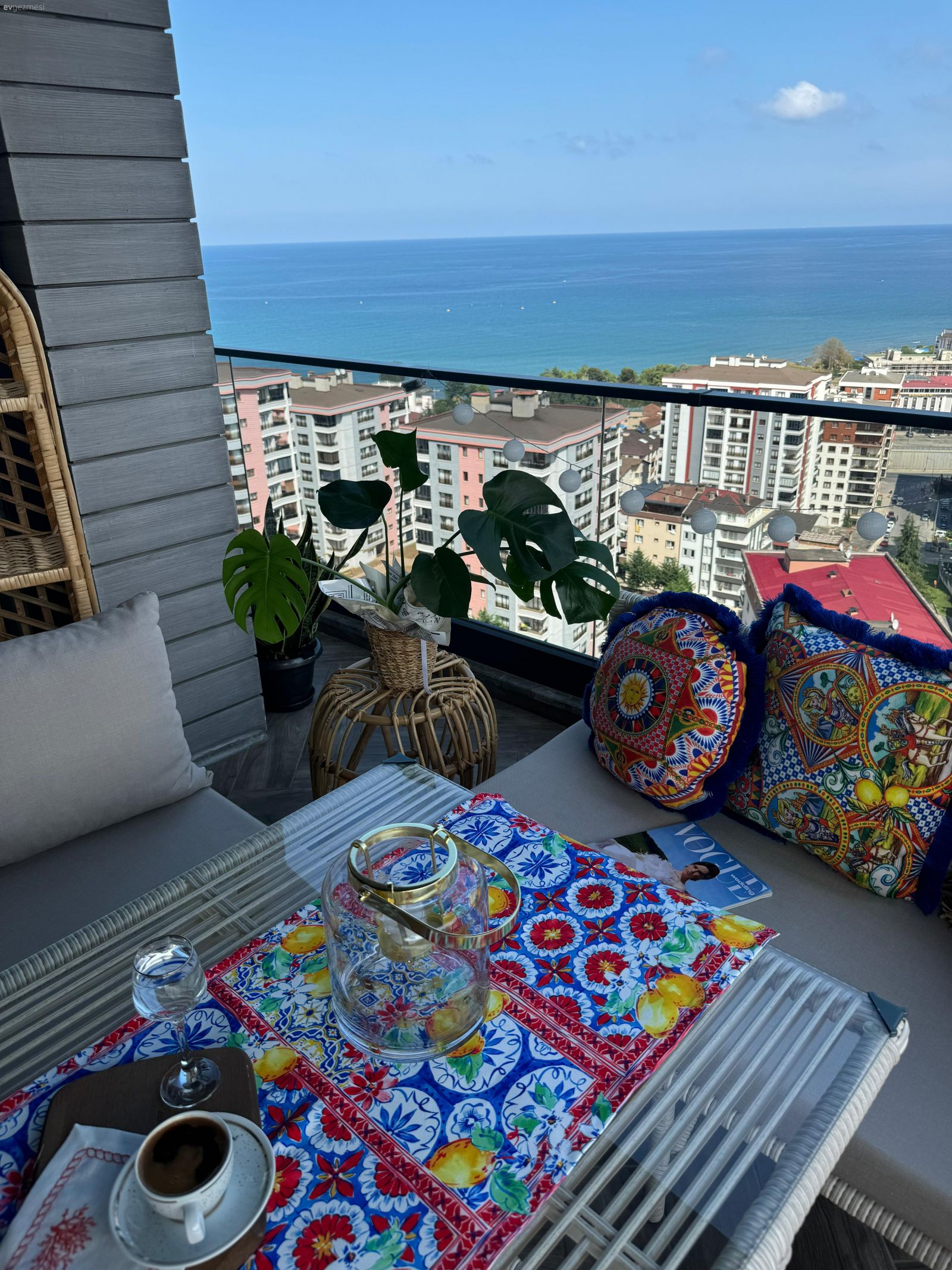 Balkon, Hasır, Desenler, Kırlent, Ev tekstili, Ev bitkisi, Balkon masası