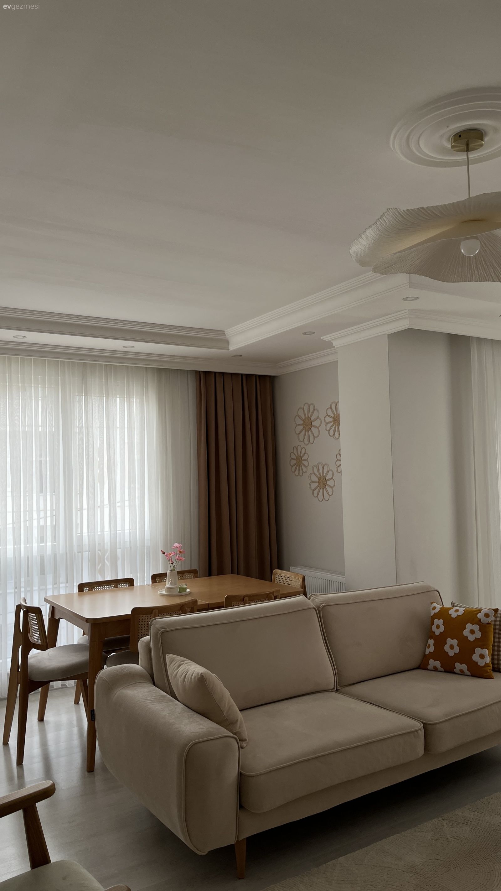 Bu Salonda Koltuk Takımındaki Uyum Her Şeye Yansımış