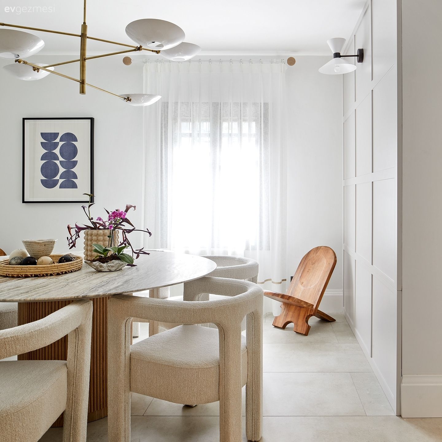 Yemek Odası, Tül perde, Perde, Tablo, Duvar dekorasyonu, Yemek masası, Sandalye, İskandinav, Avize, Aydınlatma, Yemek odası avizesi, Ahşap Mobilya