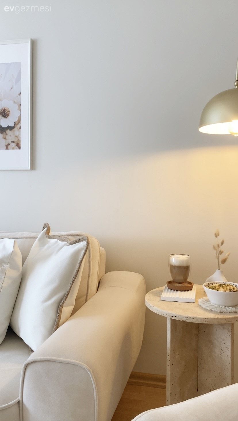 Tablo, Duvar dekorasyonu, Beyaz, Bej, Yan sehpa, Sehpa, Kırlent, Ev tekstili, Lambader, Aydınlatma