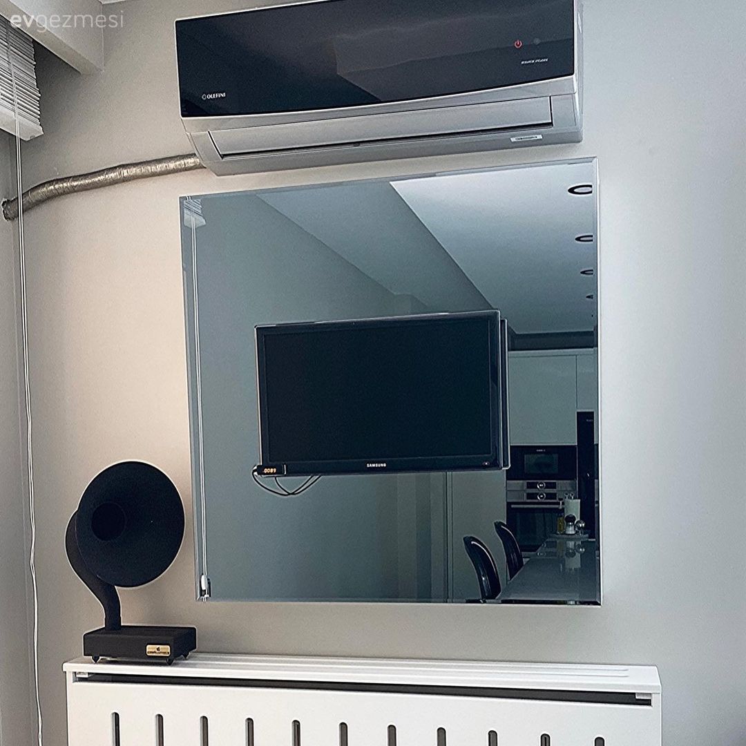 Ayna, Mutfak televizyonu, Siyah, Beyaz