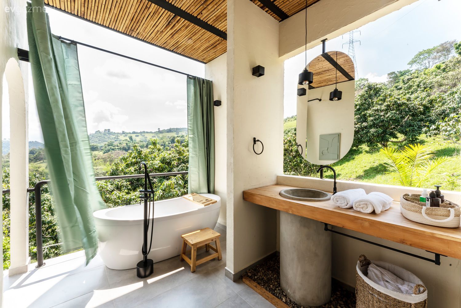 Manzaraya Saygı Duruşunda Bulunan 100 M2'lik Yazlık!