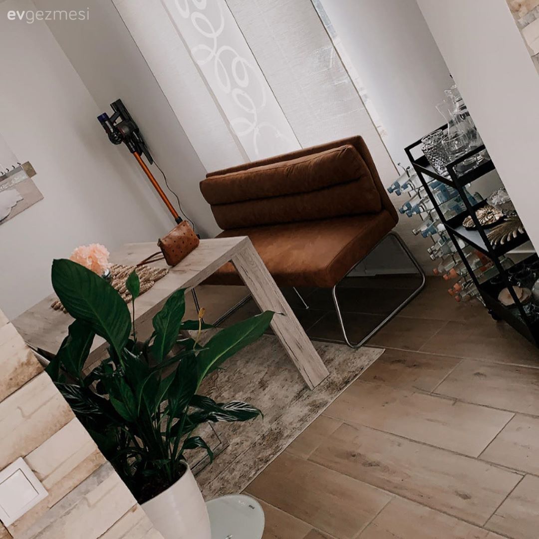 Mutfak masası, Kahverengi, Bank, Ev bitkisi, Sandalye, Krem, Beyaz, Mutfak perdesi, Mutfak halısı, Mutfak, Parke