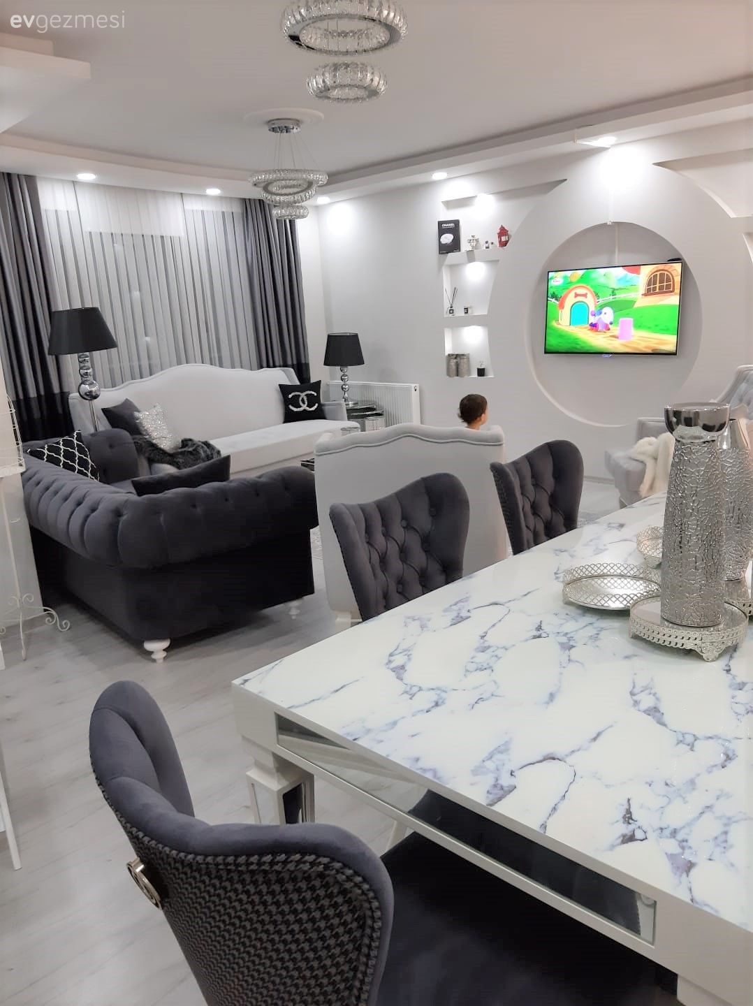 Bu Trabzon Evi Işıldayan Kristalleri Pek Seviyor!