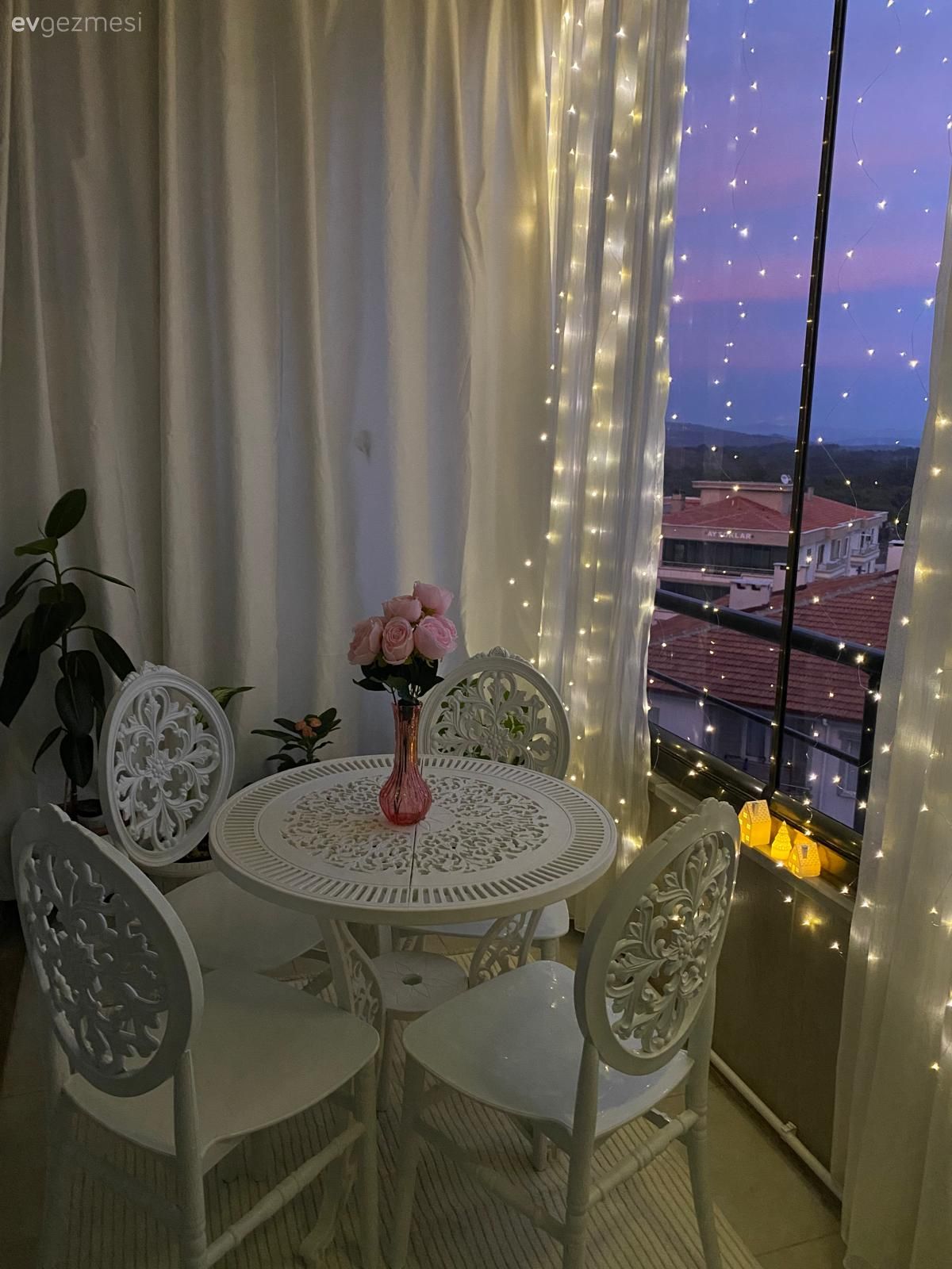 Bu Çanakkale Evinde Işıltı ve Samimiyet Dozu Tam Kıvamında