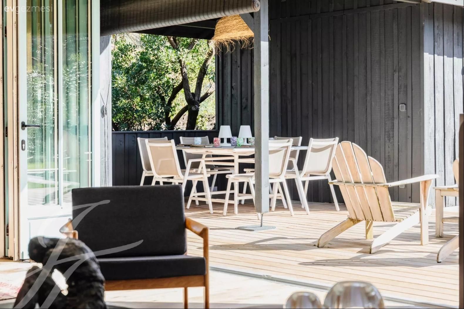 Müstakil Ev İsteyenlere Modeller: Sahil Ruhunu Yansıtan Bir Ev!