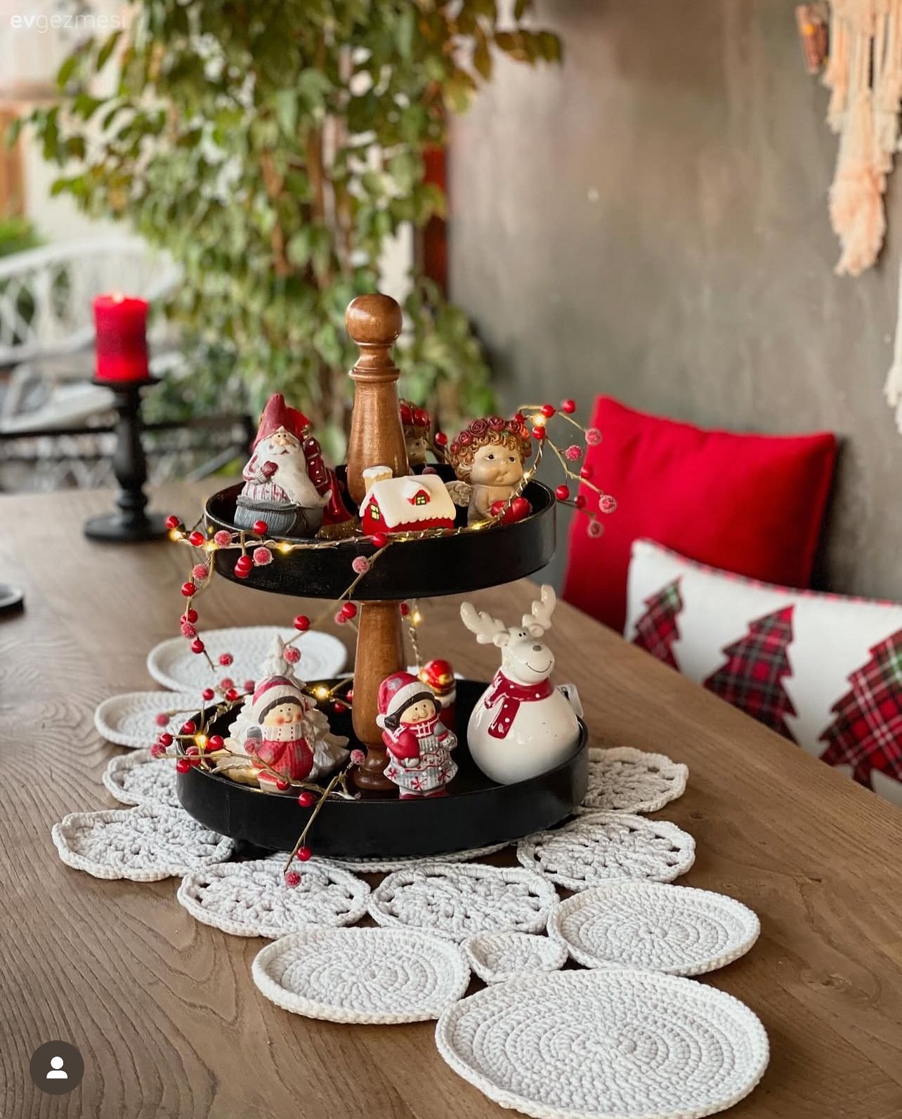 Yılbaşı dekorasyonu, Beyaz, Kırmızı, Yeşil, Dekoratif Objeler, Masif ahşap, Kırlent, Ev tekstili