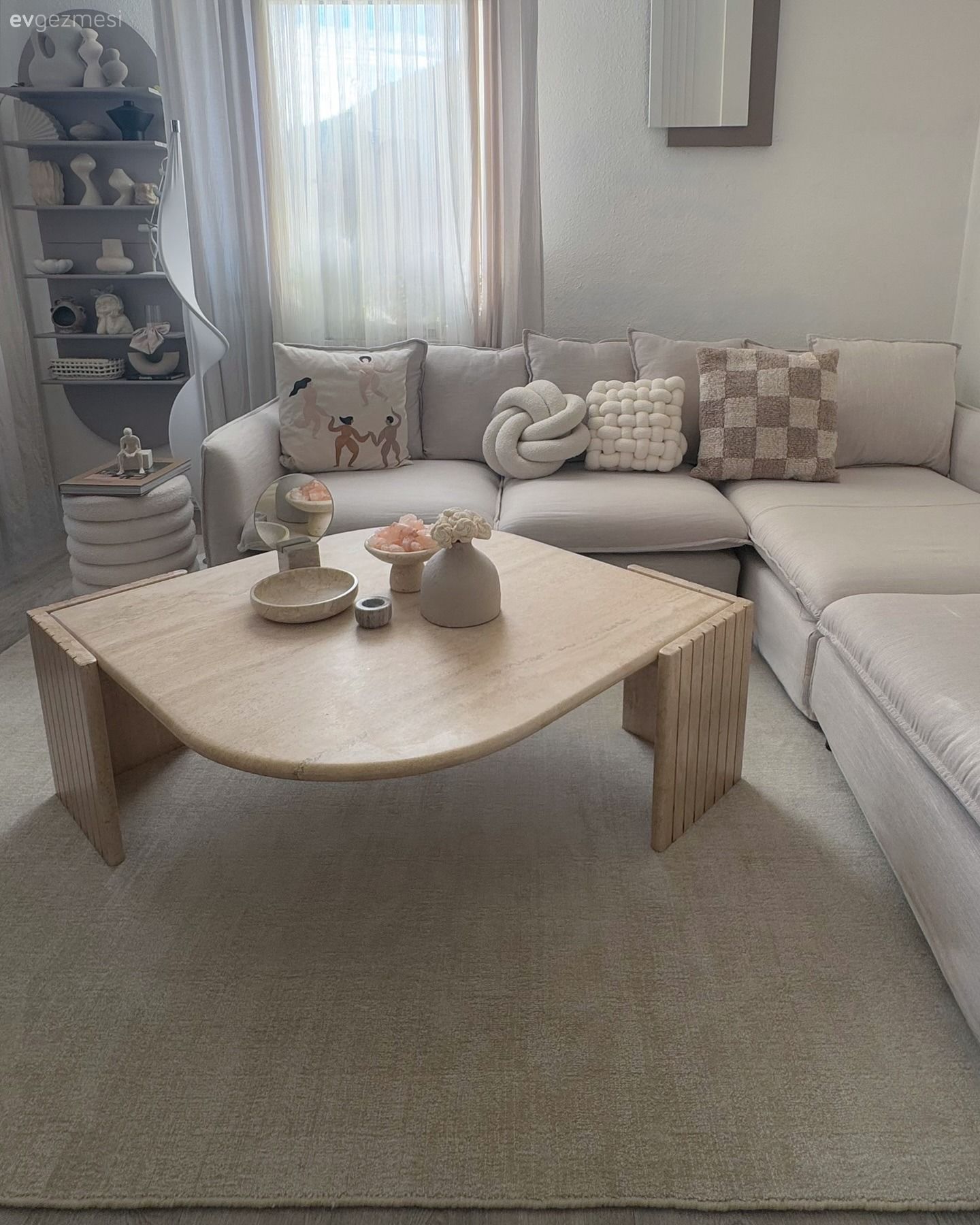 Modern ve Sıcak Bir Salon İçin 10 Kolay Uygulama