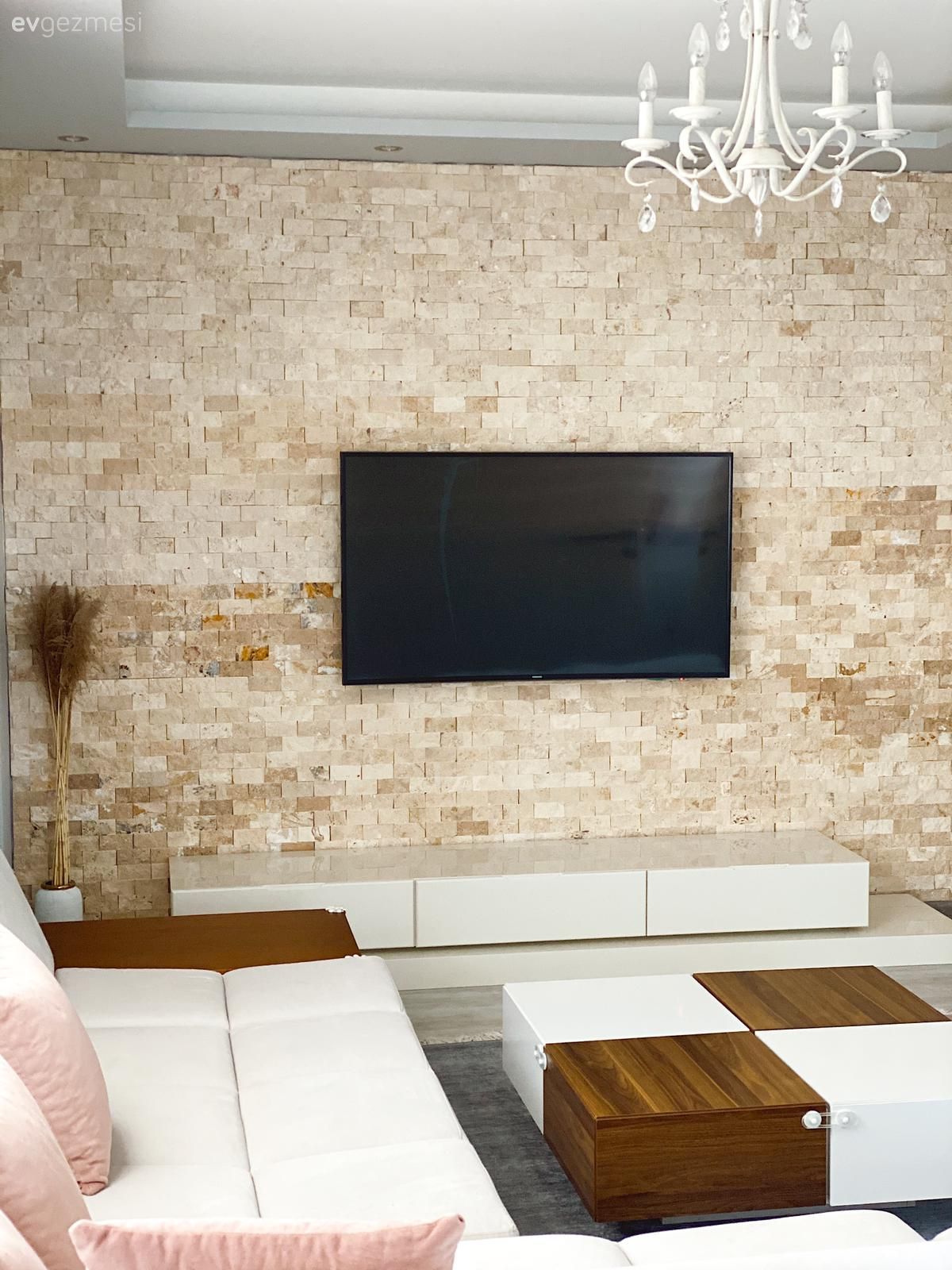 Açık Renkler ve Ahşaplar Bu Evin Enerjisini Çok İyi Yansıtmış