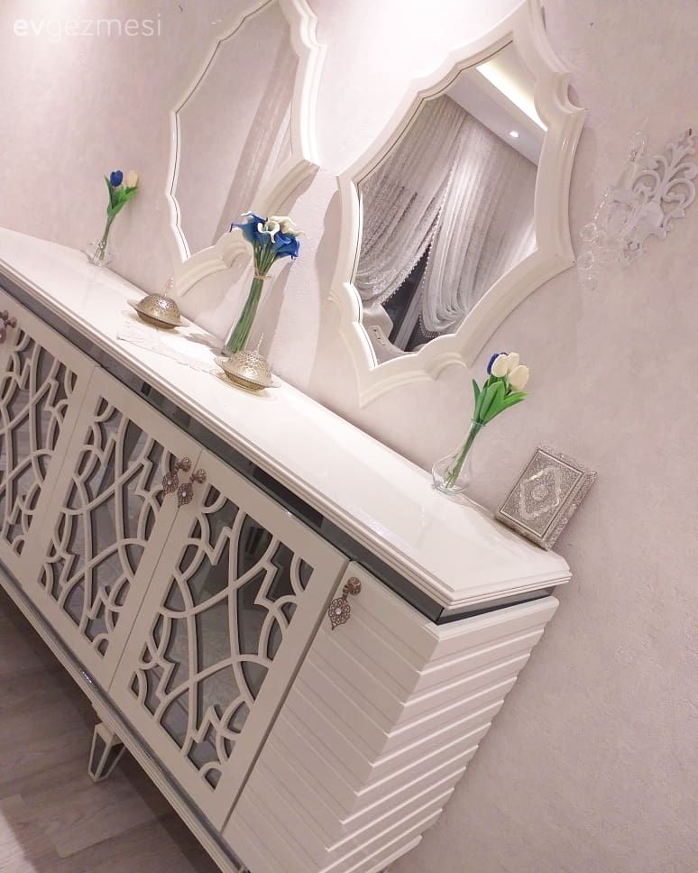 Salon, Beyaz, Konsol, Konsol üzeri dekoratif objeleri, Ayna
