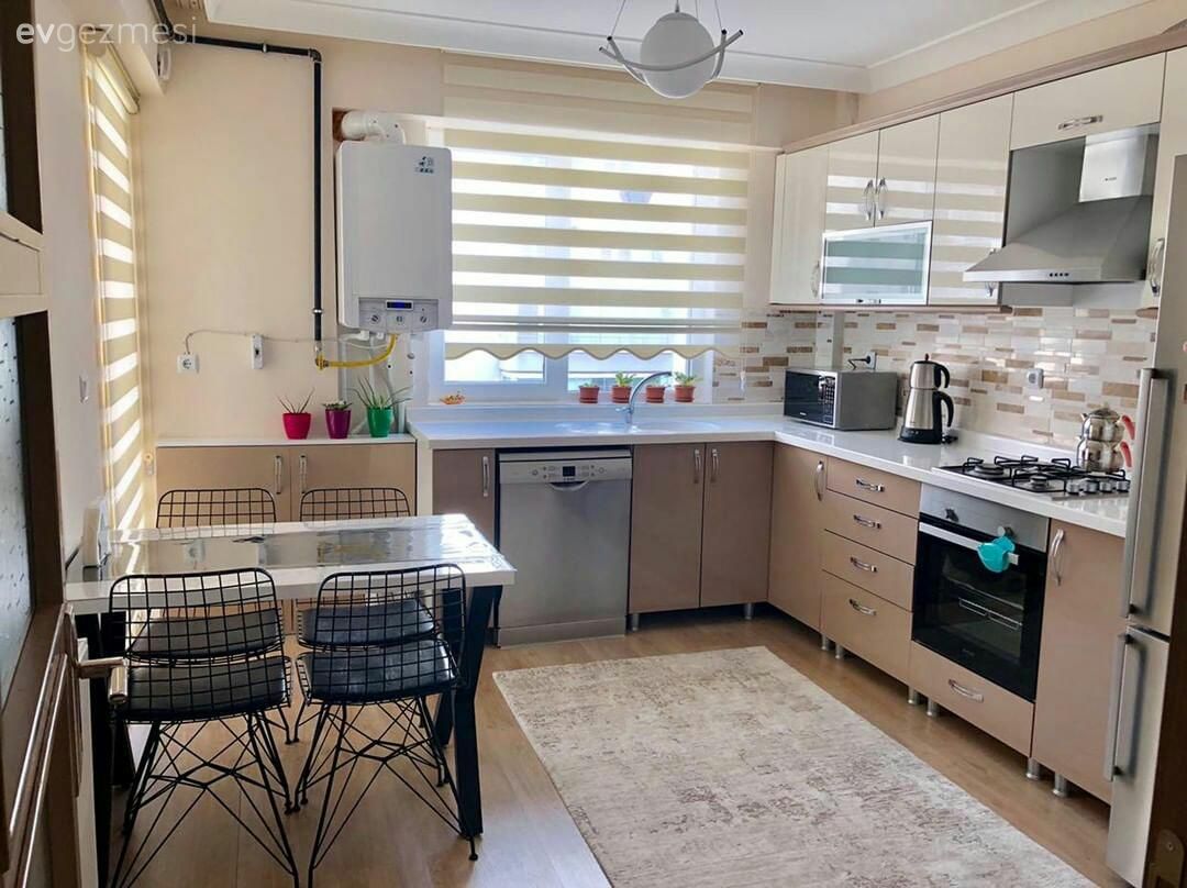 Klasik ve Modernin Buluştuğu Bu Evde Rahatlık Ön Planda