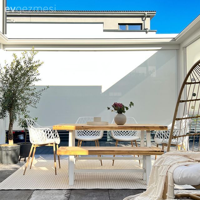 Bu Müstakil Evde Beyaz ve Ahşap Arasından Su Sızmıyor