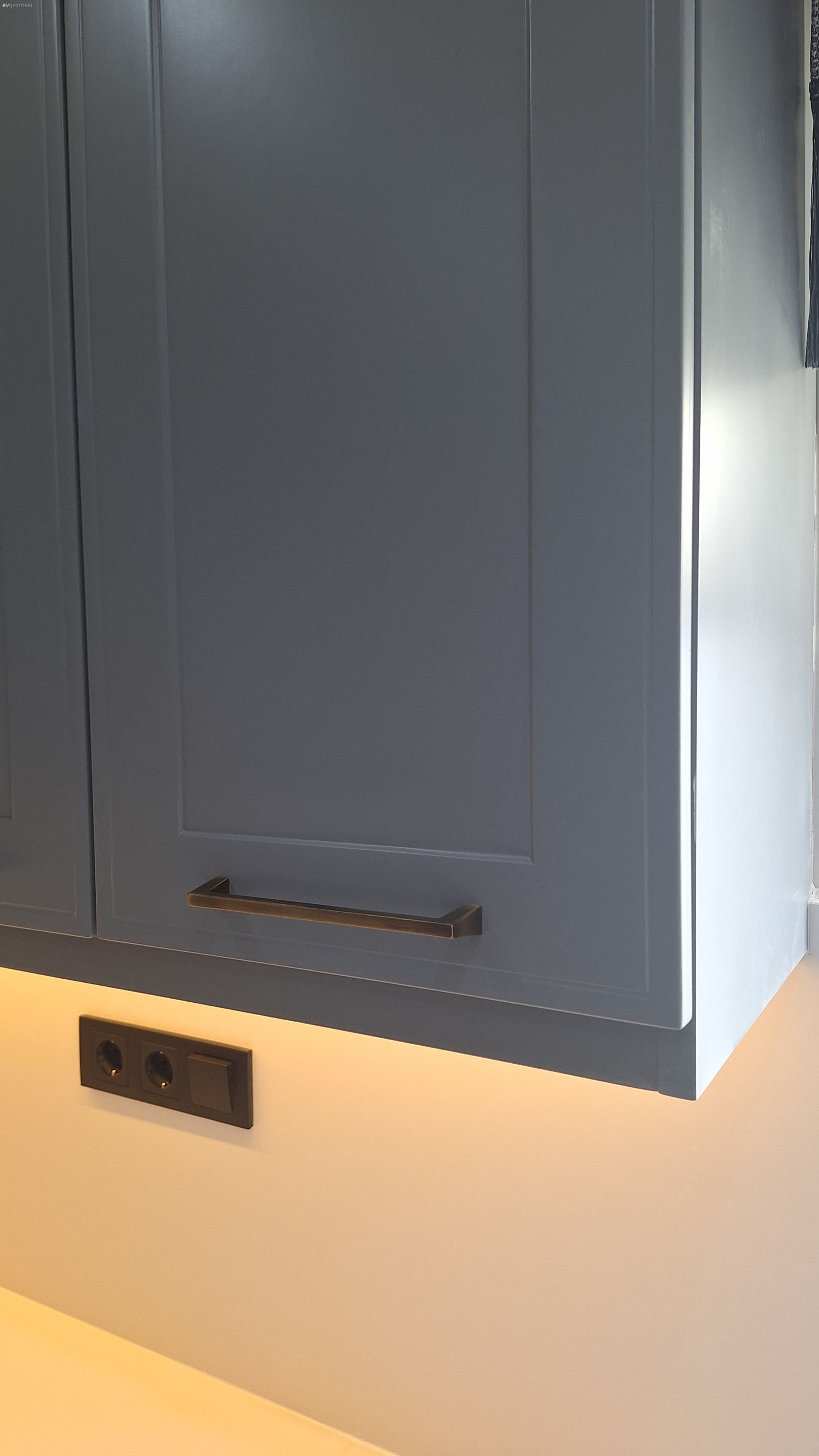 Gri, Shaker kapaklı dolaplar, Mutfak, Beyaz