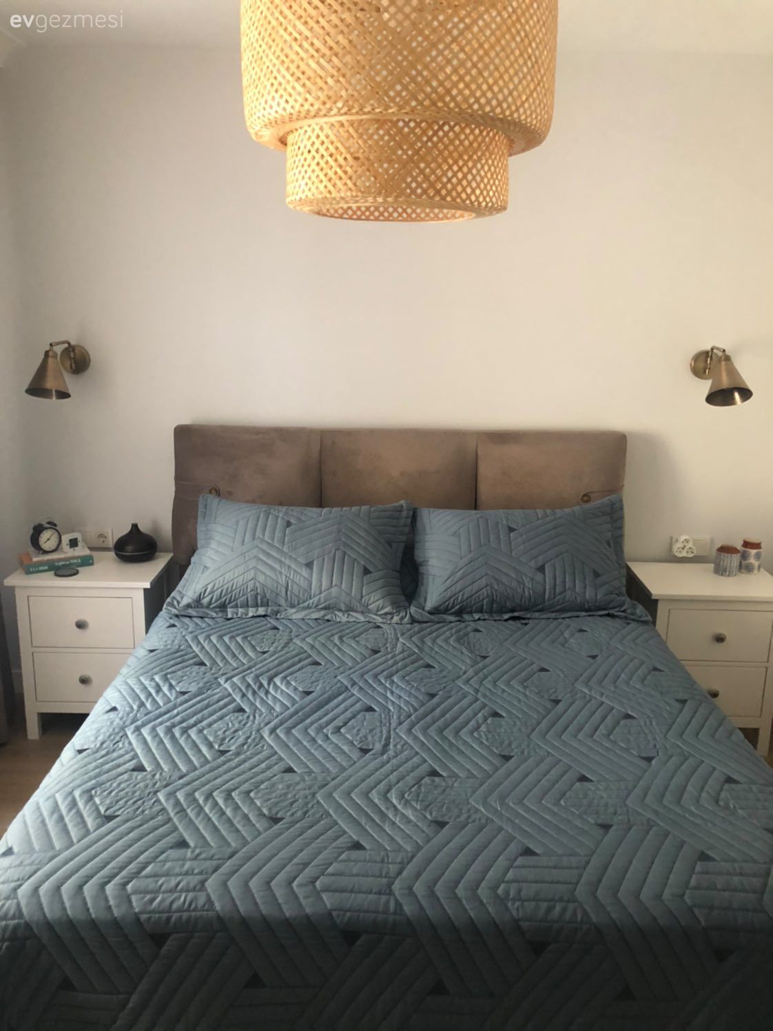 Yatak Odası, Hasır avize, Mavi, Gri, Kırlent, Ev tekstili, Aplik, Aydınlatma
