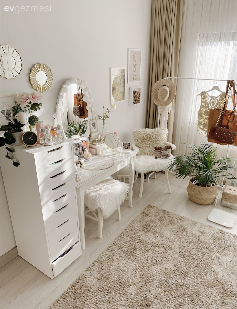 Bu İstanbul Evinde Renkler Uyumlu, Mobilyalar Konforlu!