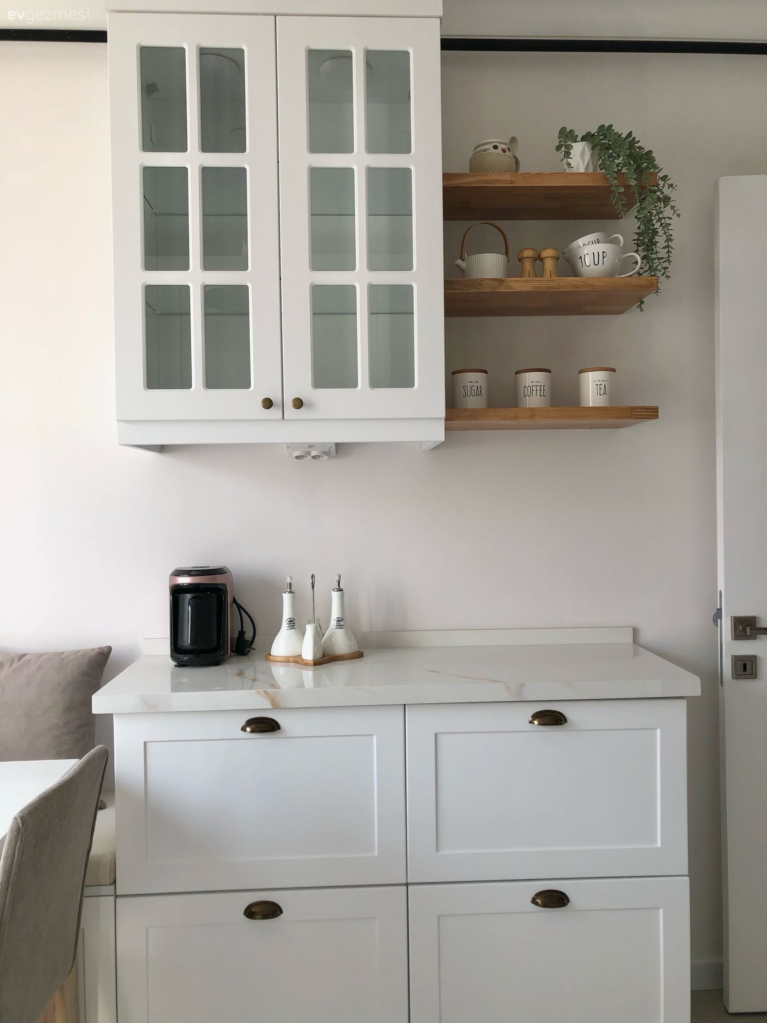 Bu İzmir Evinde Küçük Alanlara Uygun Tasarımlar Var