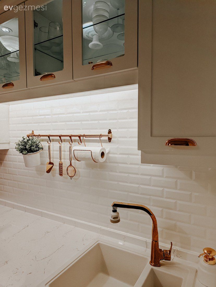 Bu Ankara Mutfağında Beyazın Etkisi Çok Belirgin!