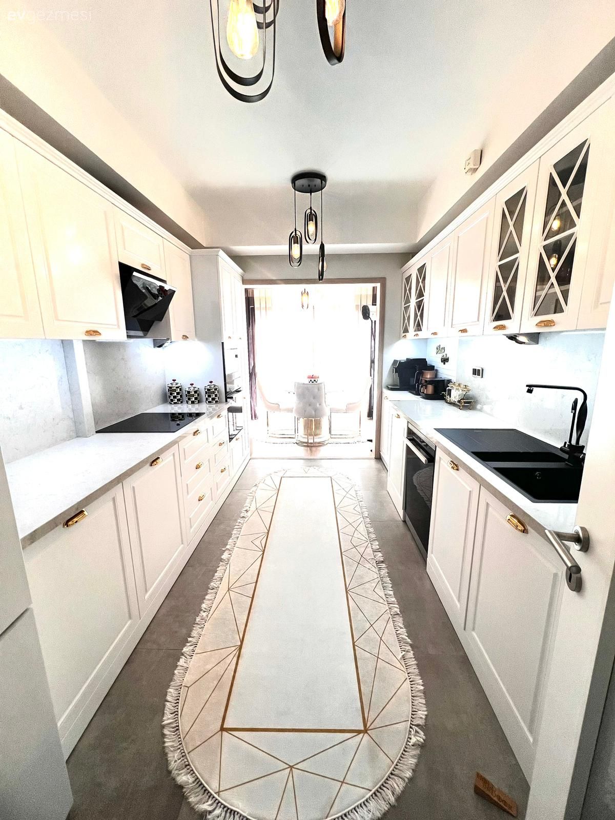 Bu Kocaeli Evinde Üç Farklı Tarz Uyumla Kucaklaşmış!